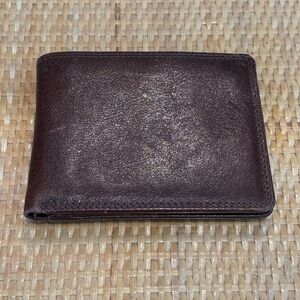 Bugatti men’s leather bifold wallet with identity block protection new!